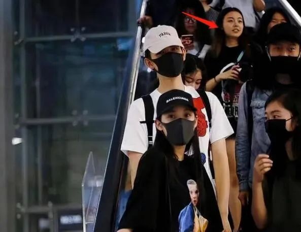 吃瓜：网红靠撞脸吴签走红，也要走老路？_绅士次元