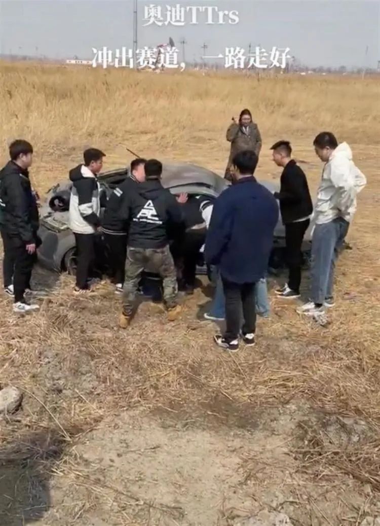 危险驾驶博眼球不可取，机车圈网红十个有九个都没了！_绅士次元