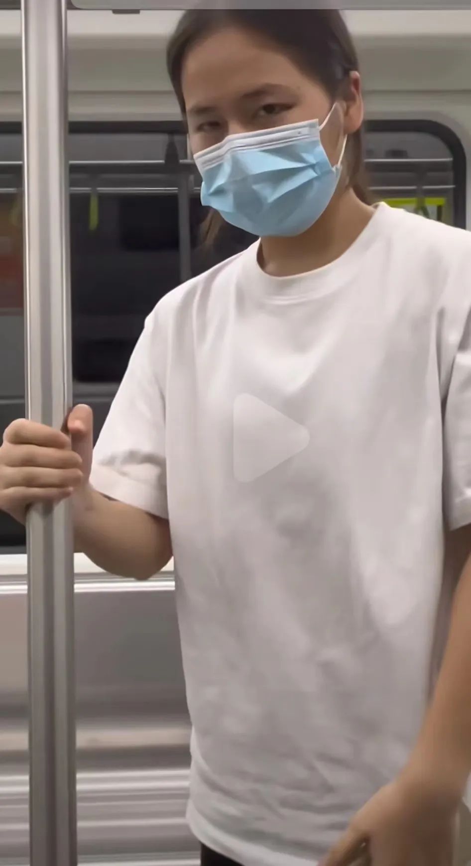 51吃瓜网每日一瓜：坐地起价、恶意投诉打工人，这个女网红本质也挺恶心_绅士次元