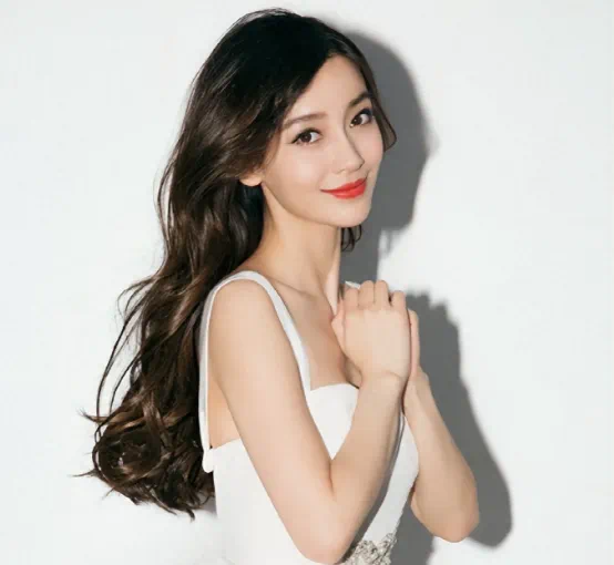 终究是一败涂地！离婚被套走25亿，黄晓明的“遮羞布”被杨颖彻底揭开了_绅士次元
