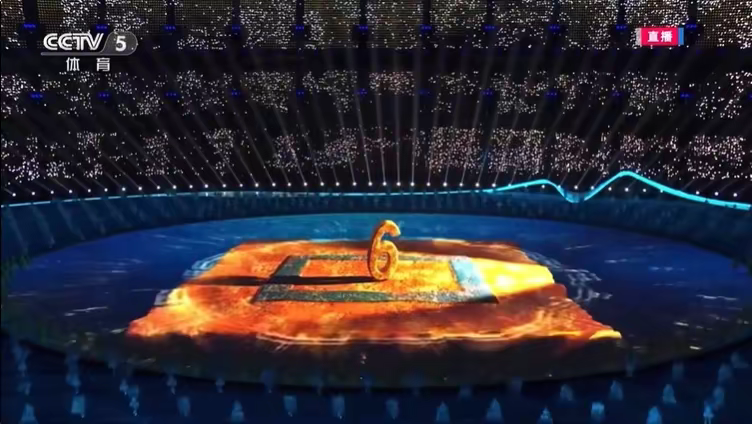 亚运开幕式十看点!霍启刚卖萌抢镜,主持人不小心“口误”,最让人意想不到的竟是这对夫妻赢麻了..._绅士次元