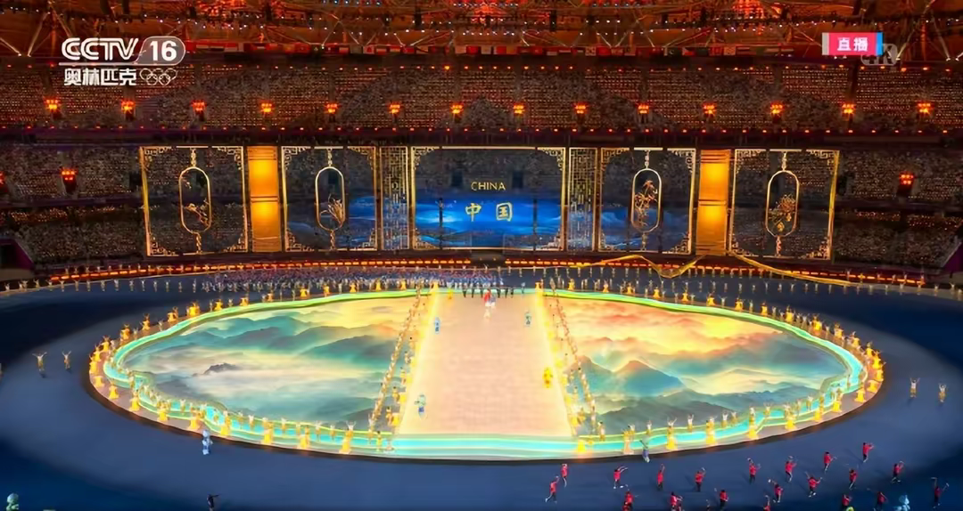 亚运开幕式十看点!霍启刚卖萌抢镜,主持人不小心“口误”,最让人意想不到的竟是这对夫妻赢麻了..._绅士次元