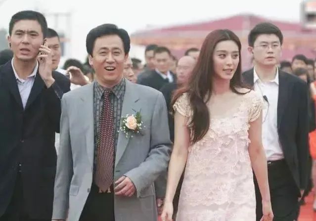 国家为什么突然收拾许家印？不是因为2万亿！真实原因让人冒冷汗！_绅士次元