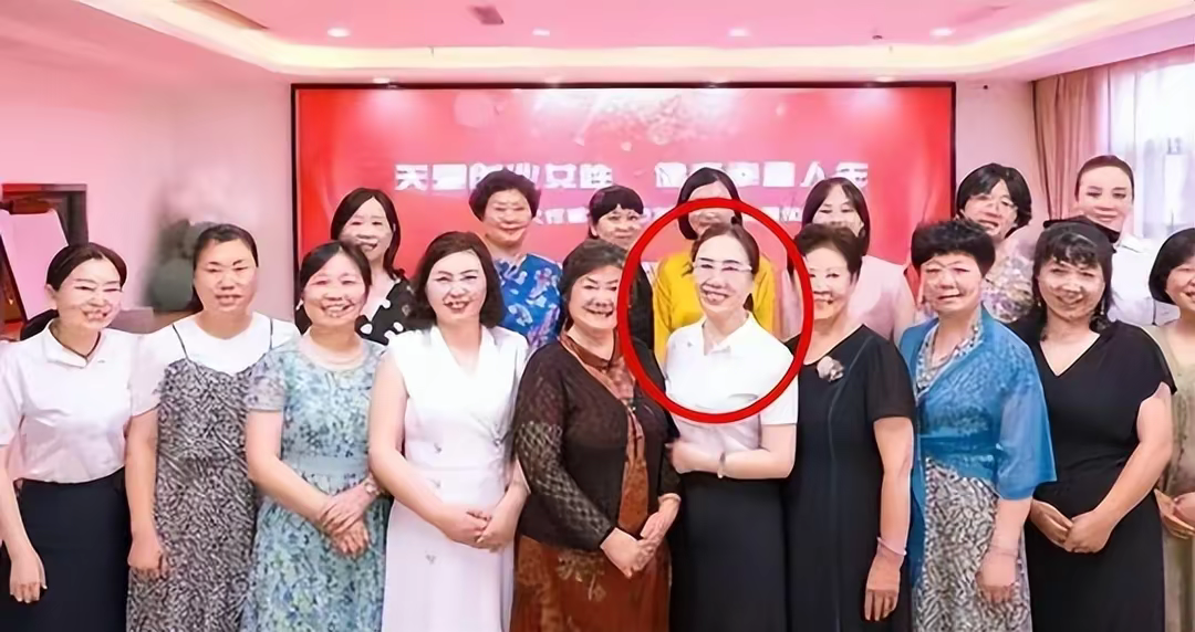 彻查!倒卖出生证明的叶有芝，老底都被扒出，一直为人贩子服务_绅士次元