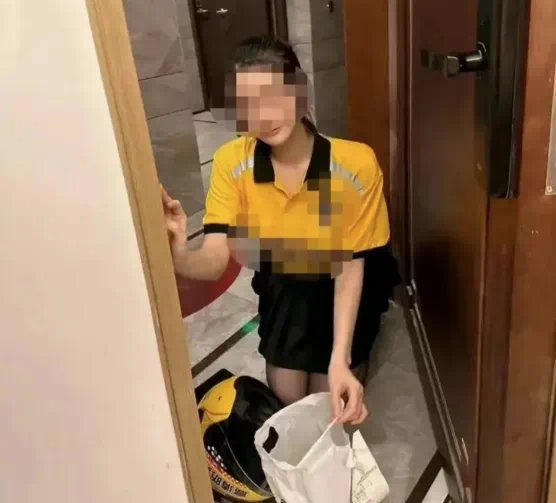 惹众怒的短裙黑丝“外卖媛”送货事件，背后的真相让人直呼受不了！_绅士次元