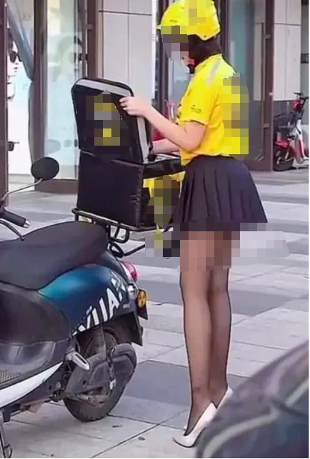 惹众怒的短裙黑丝“外卖媛”送货事件，背后的真相让人直呼受不了！_绅士次元