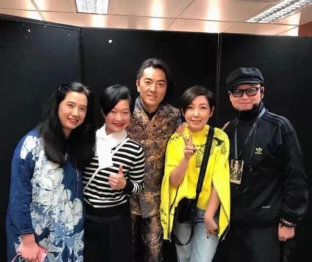 知名女星承认出轨陈小春，多位男艺人牵涉其中，她不怕被封杀？_绅士次元