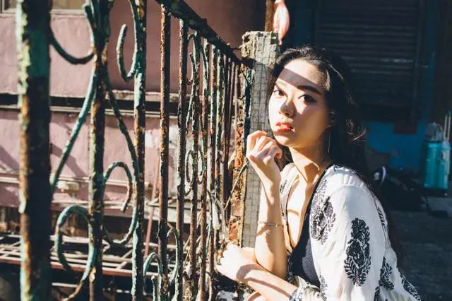 专业摄影师的秘诀！5 个技巧拍人像，美得不可思议！_绅士次元