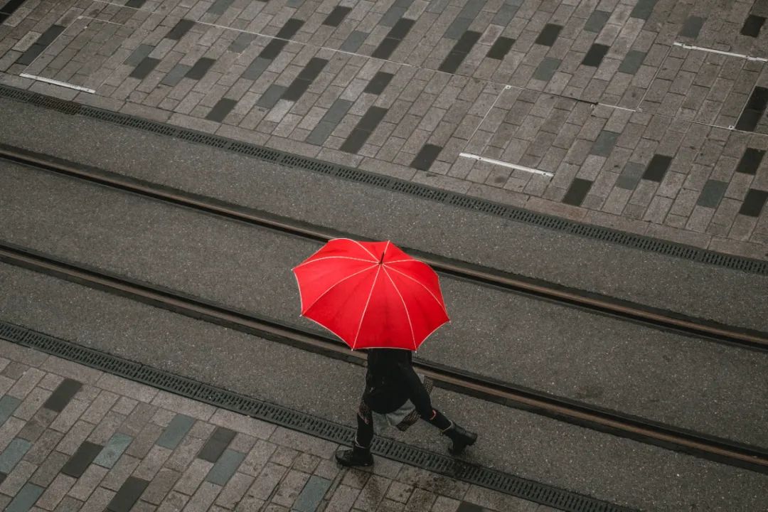 下雨天，5个拍摄技巧营造独特意境感！_绅士次元
